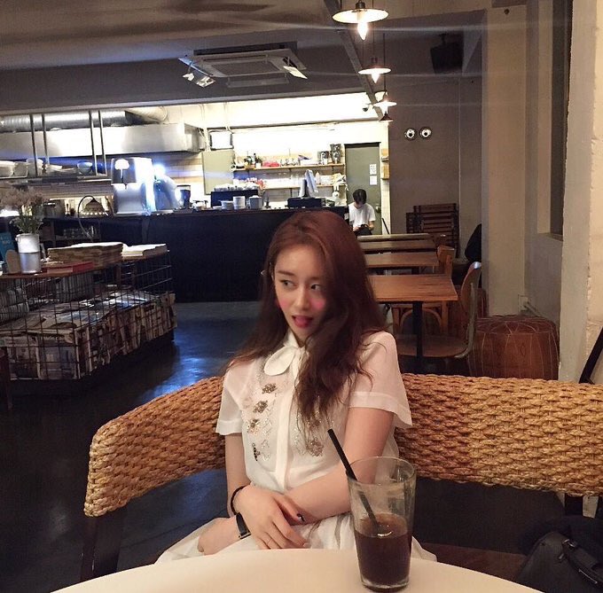 TiaraArabFans's tweet photo. [ Jiyeon IG ] 180511 :
-
اليوم هو 🎀 #EvaDeEva ، #سيد.جيونغ https://t.co/AStnIfk4jN