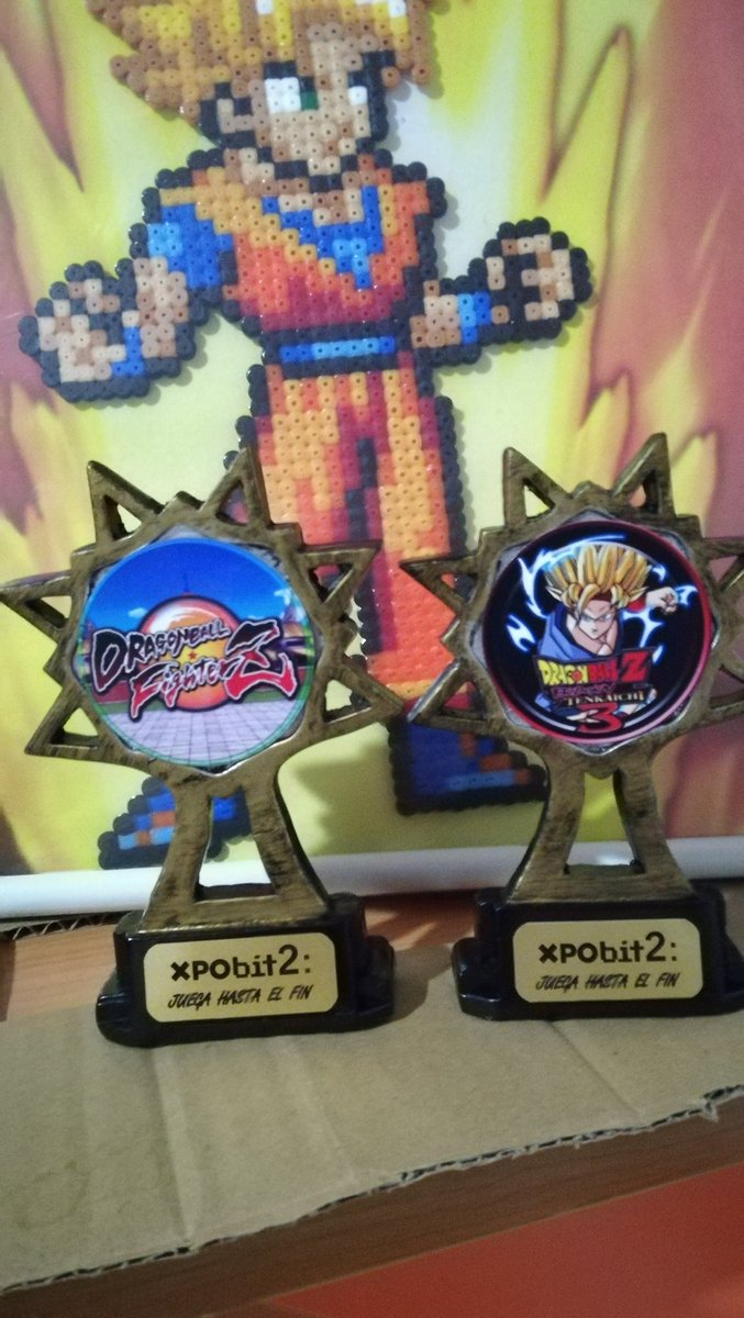 Phenomenal_FGC's tweet photo. Victoria en los torneos de Dragon Ball FighterZ y Dbz Budokai Tenkaichi 3 en @XpoBitAlmeria. Una gran experiencia y unos premios excelentes, los trofeos molan mucho. Un placer! #xpobit2 https://t.co/Qk2PXF74w3