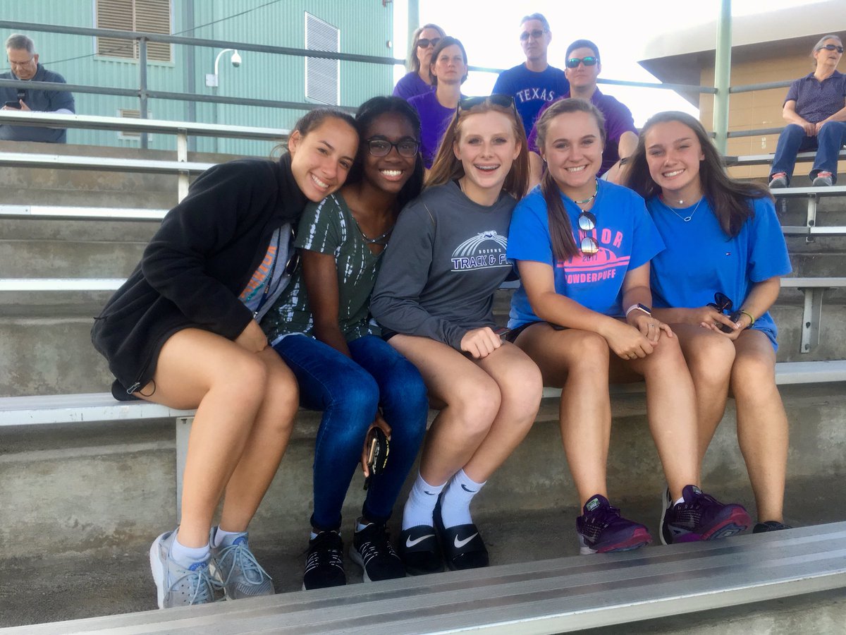 coachbenspeer's tweet photo. Boerne Track taking in a little Boerne Baseball before their meet tomorrow! https://t.co/OUkujeFQ6Y