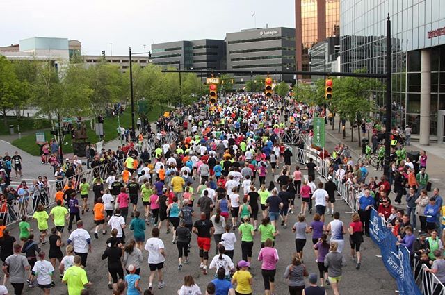 gazellesports's tweet photo. Runners, get your marks! Who will have this view tomorrow morning? Runner or spectator! We can't wait to see you there. 
Tag us in your photos at #53riverbankrun #gazellesports https://t.co/AU9ne4bXuN