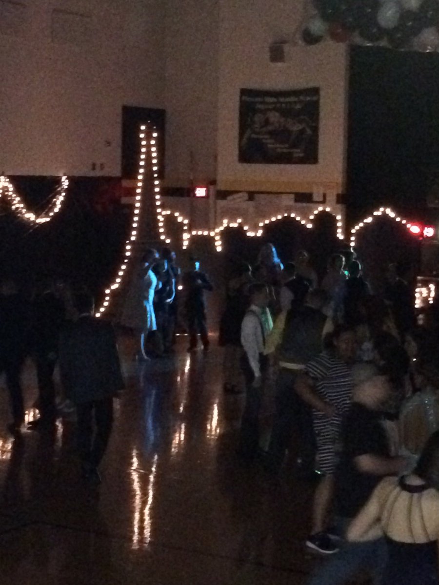 dan_como's tweet photo. 8th grade celebrating in style! #aneveninginparis @phmsjaguars #WErTJ https://t.co/x3UXxN0kGx
