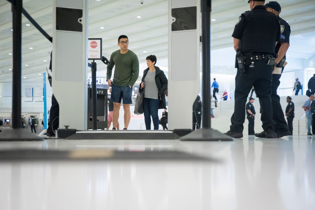 Photos: New security screening system is being tested at the World Trade Center bit.ly/2jOS19h?utm_so… https://t.co/j7YKs7iPAj