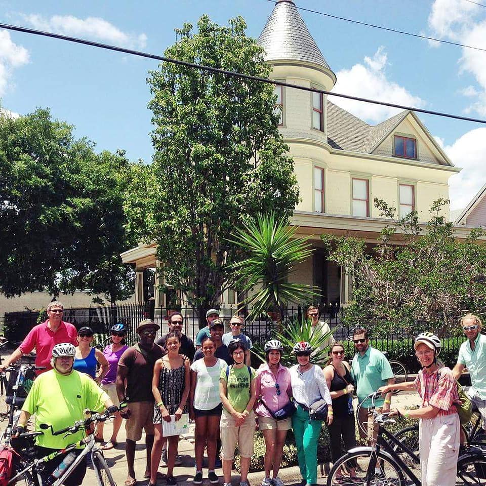SPARJax's tweet image. One of our favorite ways to enjoy the upcoming Historic Springfield Tour of Homes (on May 19 &amp;amp; 20) and explore the neighborhood is the guided bicycle tour provided by @e2ridebiketours, May 19th @ 1pm. Buy your Tour of Homes tickets for a *discount* now at springfieldtour.com