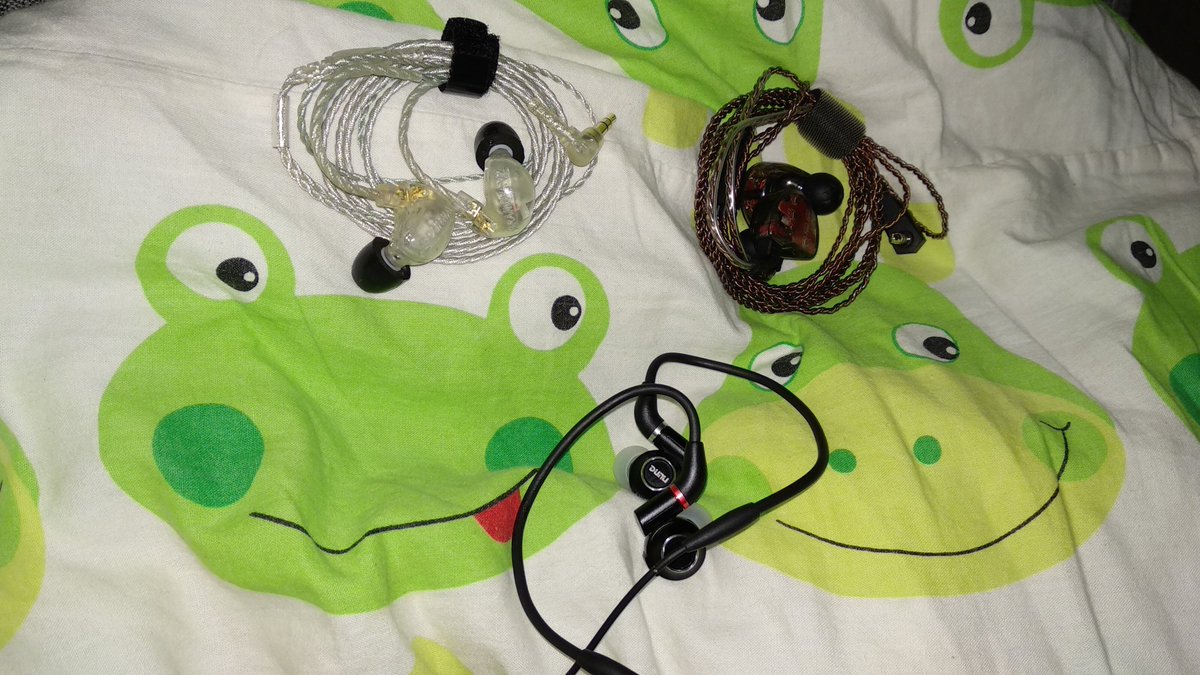 auricularorg's tweet photo. Trio de hype's . Brainwavz B400 , KZ ZS10 , Dunu DK-3001 . https://t.co/1cgIYEruJp