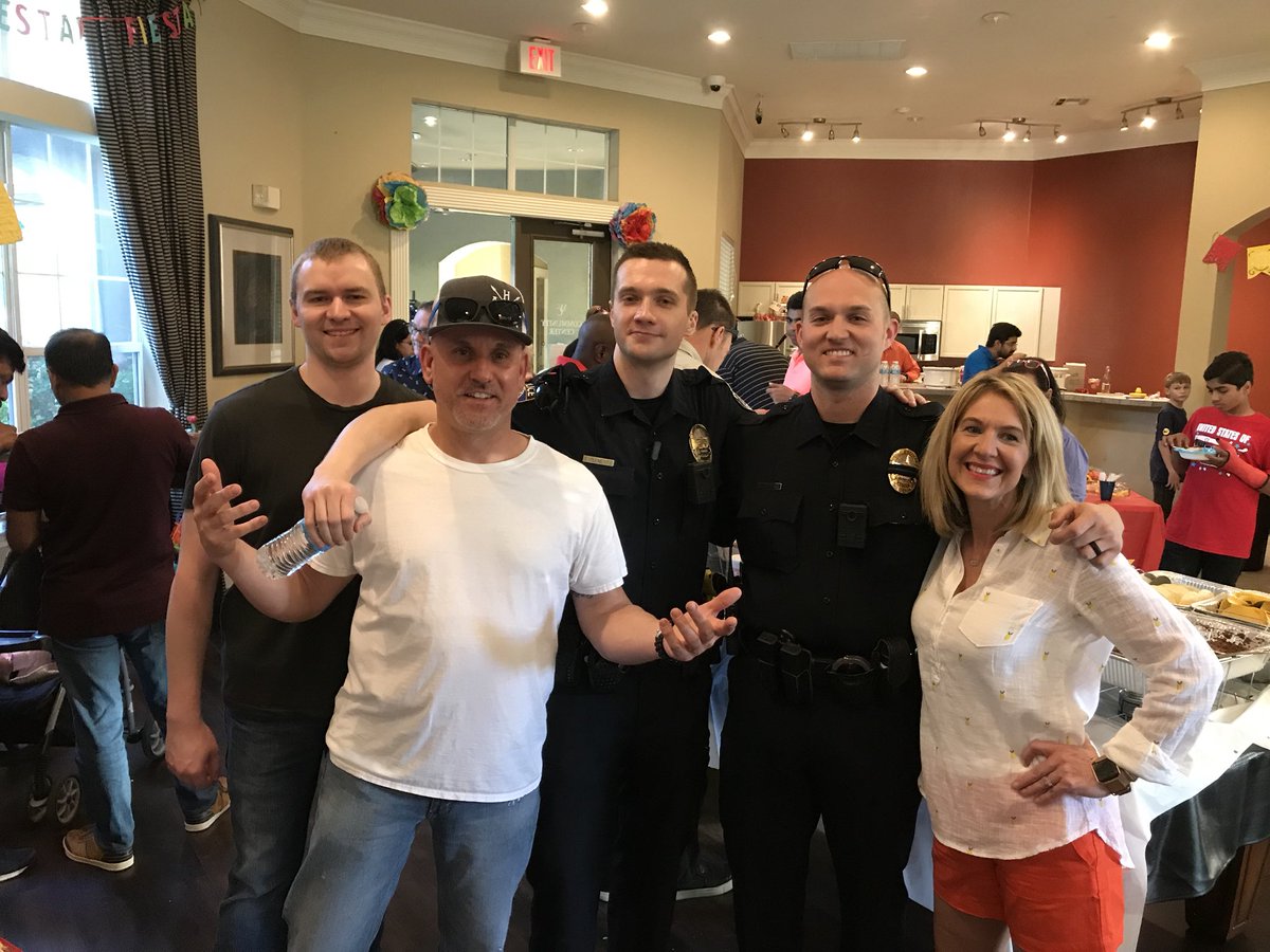 FriscoPD's tweet photo. Early start to our #FriscoCAN 2018. Great get together hosted by Wade Crossing Apartments. We look forward to seeing everyone tomorrow night. https://t.co/bwJQw0JmbO