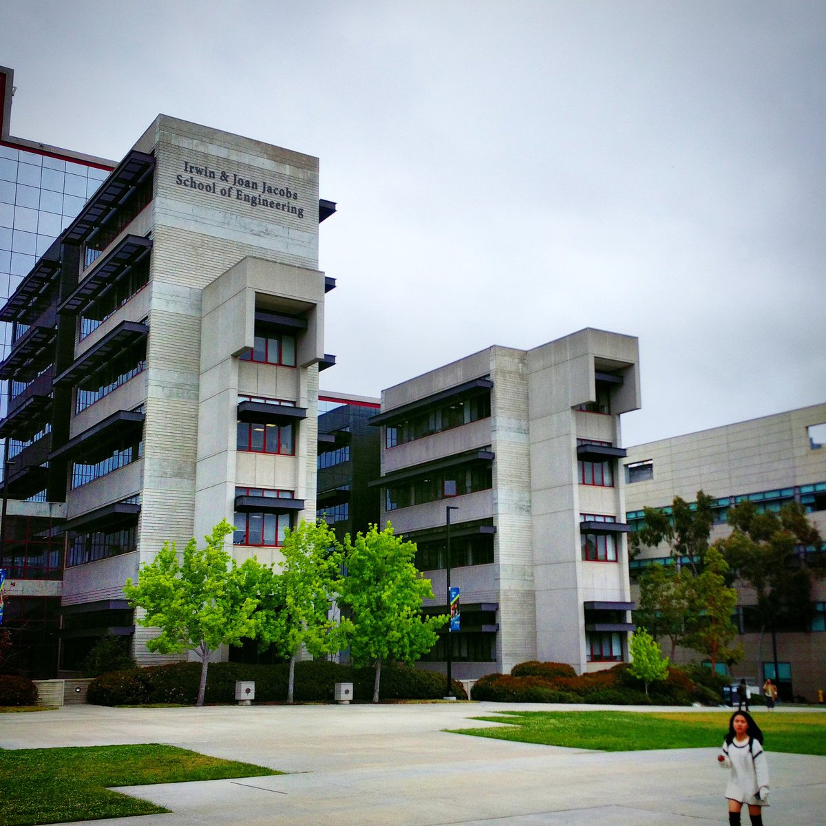 RadRachelLove's tweet photo. Wow! I went back to my alma mater today and gave a guest lecture to students in the UCSD Bioengineering Graduate Program!! What an awesome experience and I really enjoyed meeting the students and profs!
#triptych #ucsd #EBU1 #ucsdbioengineering #bioengineering #medicaldevices https://t.co/c5HRN6IhOo