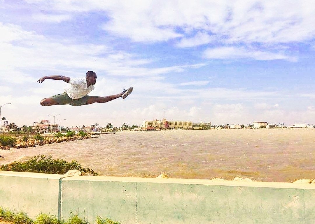 NDTCJAMAICA's tweet photo. Soaring through the weekend like Michael Small //@mossymonsmall

#NDTCdancers #NDTCinsta #NDTCon #NDTC56 #NDTCjamaica #NDTC #ilovendtc #Renewal #Continuity #photooftheday #picoftheday #bestoftheday #beautiful #happy #followme #dancephotography #dancersofinstagram https://t.co/kjxZF5zu4E