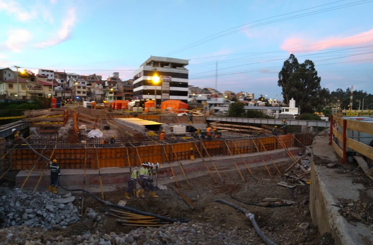 Tranvia_Cuenca's tweet photo. Fundición del estribo sur en el puente de Milchichig https://t.co/UA5v7HEeUm