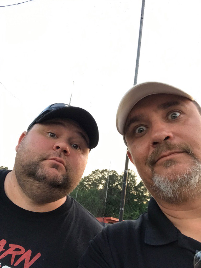 robertmiskelley's tweet photo. @HuskyHoDown is on location for tonight's location for the semis sorry fball be back in the fall! Be PHYSICAL HUSKIES https://t.co/IMyt7e0WTl