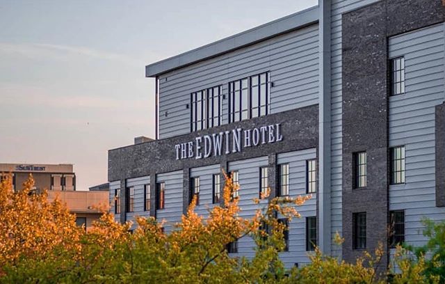 NoogaFirst's tweet photo. The new Edwin hotel located just steps away from Chattanooga’s iconic Walnut Street Bridge and Tennessee River // love this photo by @lrbrodeur.productions // @theedwinhotel #noogafirst https://t.co/28jYdyRwHY