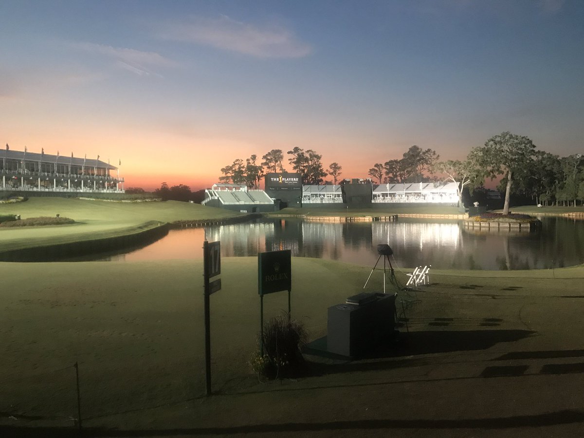 Stunning sunset tonight!! Looking forward to a great weekend!! @THEPLAYERSChamp <a href="/TPCSawgrassAGR/">TPC SAWGRASS AGRNMY</a>