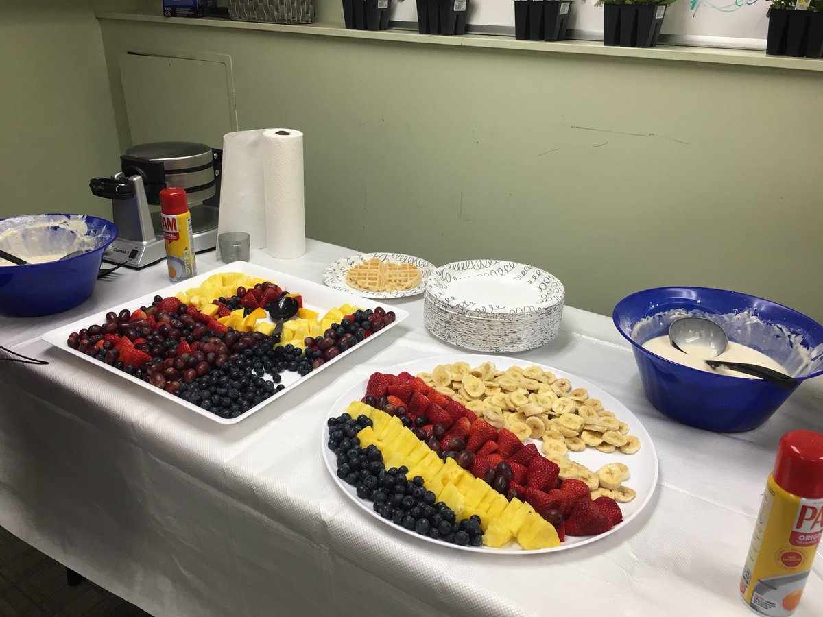 Rahsolo76's tweet photo. Pre-Mother’s Day breakfast for all the moms in Chelsea. https://t.co/nwjcxNTZy4