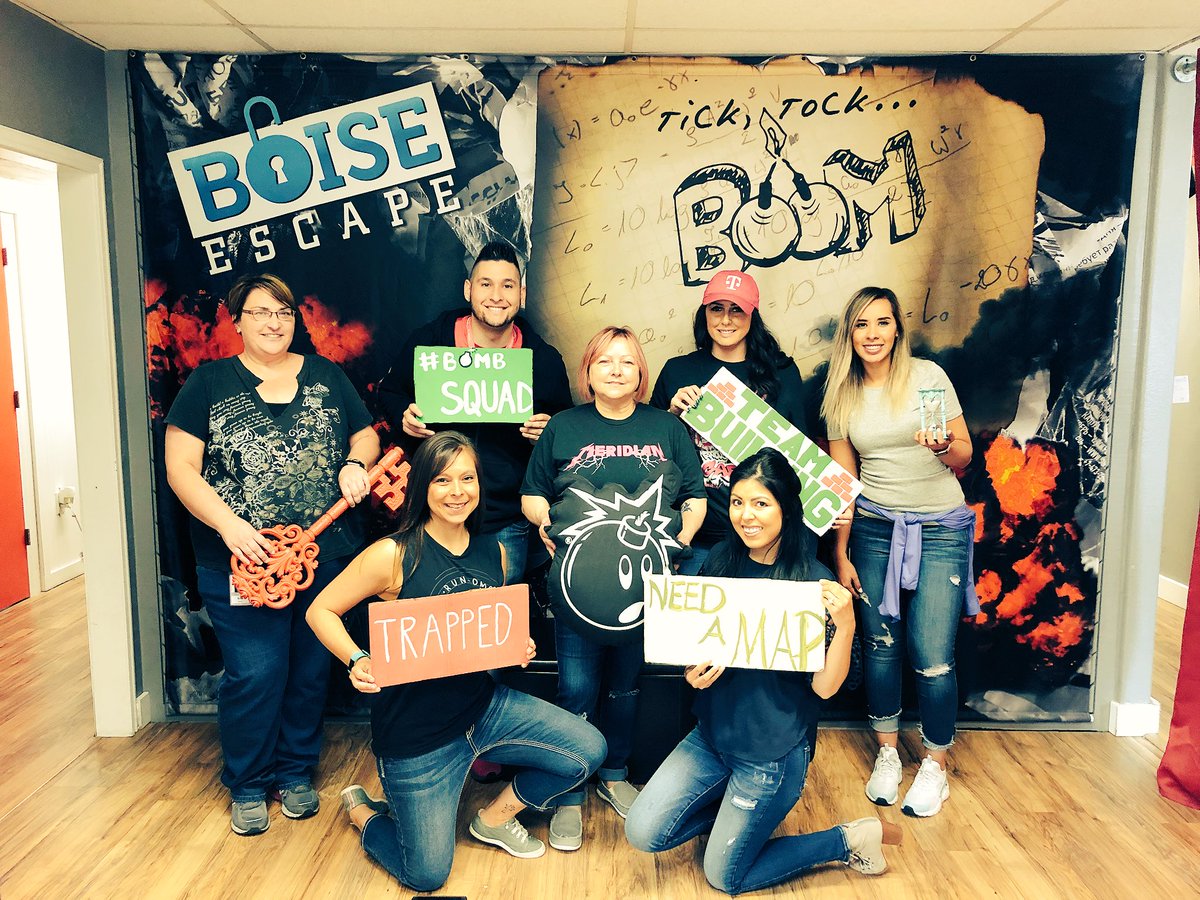 LittleKellyn's tweet photo. I love my team #tex #community2 #tmobile #teambuilding #wedidntescape #boiseescapeartist https://t.co/YohpkVR1nu