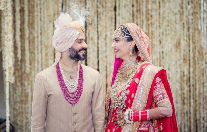 realshoaibmalik's tweet image. Heartiest congrats to you and your better half on tying the knot! Lots of Duas for both of your happiness, health, comfort, and a beautiful family ahead iA. You guys make a super beautiful couple 👌🏼@sonamakapoor @anandahuja