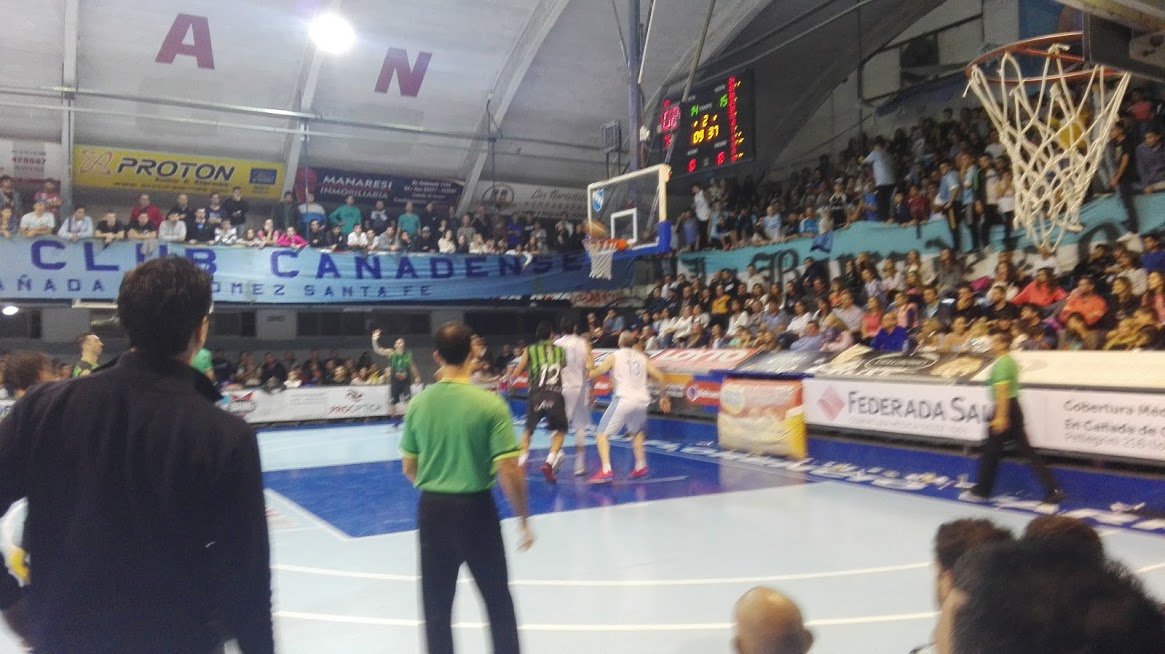 sportcc_oficial's tweet photo. #LPBFinal Findel PT: Sport saca la máxima ventaja justo antes del final del primer tiempo: 39-31. Mártire y Piedrabuena goleadores. https://t.co/tmUSjJYDzL