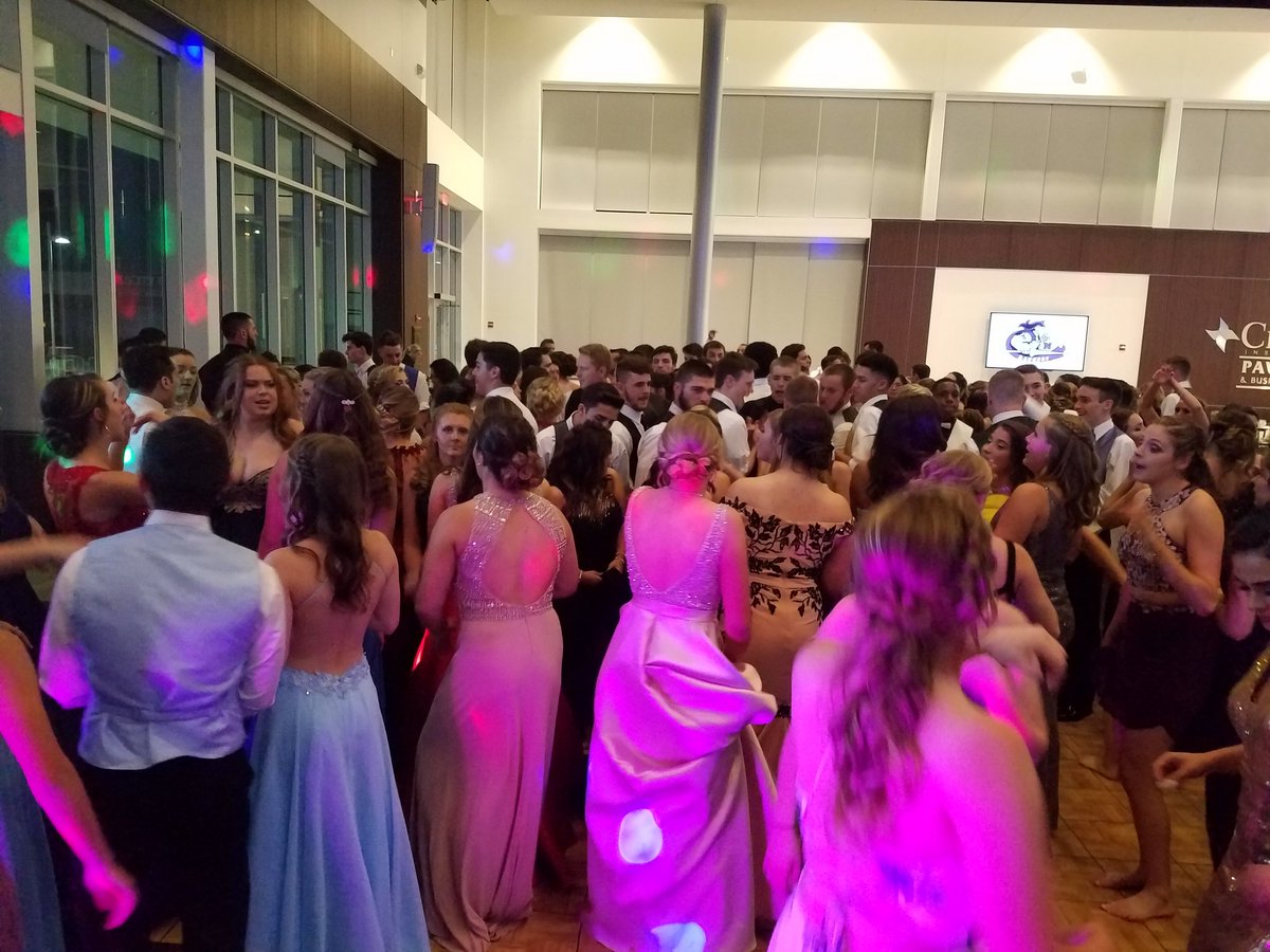 MrsKearney_NHS's tweet image. NHS Prom 2018! @NHS_2019 @NHS_2018