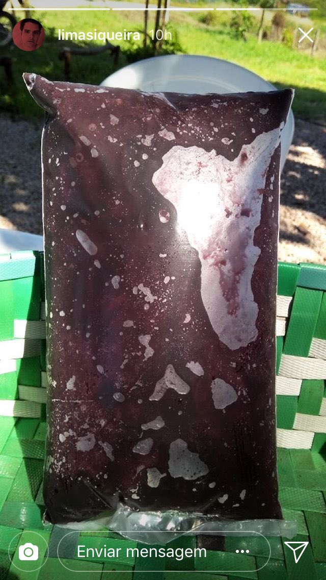 sapajos's tweet image. Ei amigas. Os pais do meu amigo têm uma plantação de açaí la no Pará e estão vindo aqui pra Palmas domingo. É açaí orgânico, puro e sem NENHUMA adição, 12 teais a poupa de 1 kg (tem meu selo paraense de qualidade). Quem se interessar fale comigo!!!