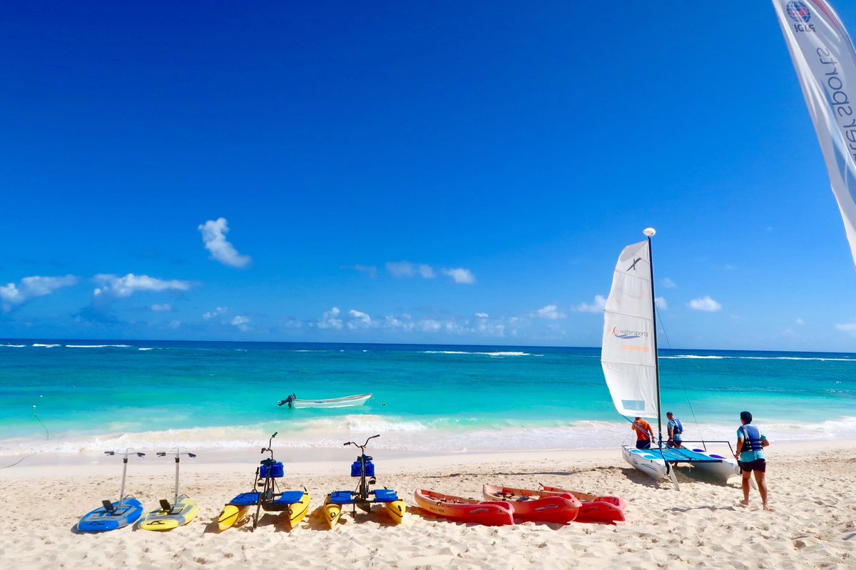 2MonkeysTravel's tweet photo. And he immediately checked if they have hobie cat.. yes, we can still sail! @HideawayRpc #HideawayRPC @GoDomRep #myDR #goDomRep #RoyaltonResorts @RoyaltonPCana https://t.co/bpb281jqGm