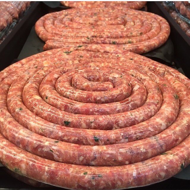 KitchenSprout's tweet photo. #Toronto Run 🏃 to .@dilisos located in @StLawrenceMkt #ShopLocal #MakeItASausageParty #HotItalian #MildItalian #HoneyGarlic #Chorizo #MerguezSausage #TurkeySuasage #BreakfastSausage #OktoberfestSausage #HomeChef #Bacon #BaconLove
#CheersFromToronto🍾🥂🍾 https://t.co/caq0LJQbJl
