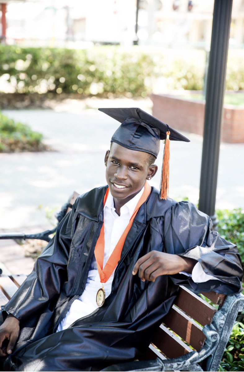 whodiebihh's tweet image. C/O 2K18🖤👨🏾‍🎓🤞🏾 #freepops🔓
