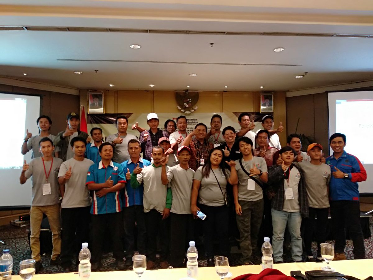 oeijrudy's tweet photo. Terima kasih kepada bpk darmadi durianto yg telah memberikan pelatihan bimbingan teknis wirausaha baru..
#DarmadiDuriantoPeduli 
#PDIPerjuangan 
#yrkiddcengkareng https://t.co/CsKlB7e8CG