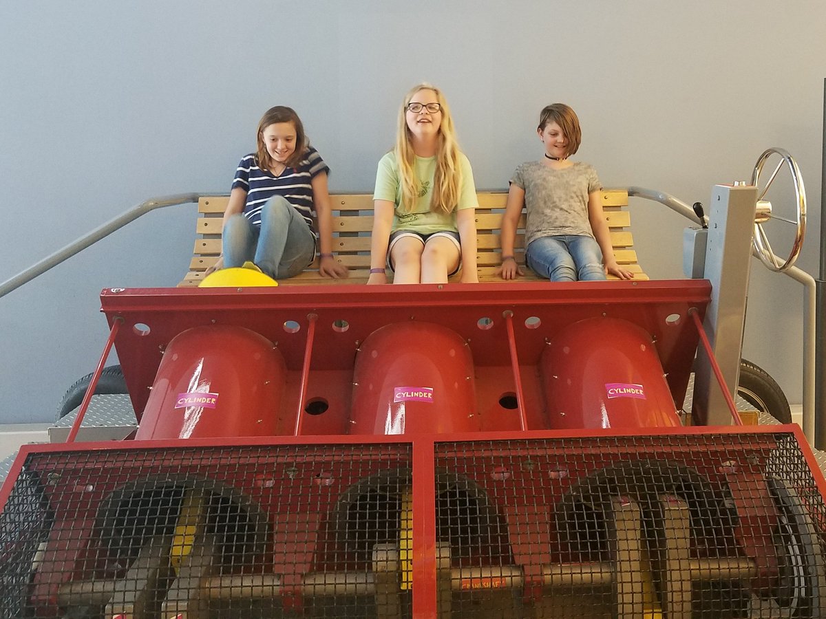 MsArthurWRMS's tweet image. Ss explored the Energy and Gadget exhibits at COSI this week. Watts Up? was my favorite. The goal was to sort household appliances in order of their energy consumption. #TheMoreYouKnow #WRMSWOLVES