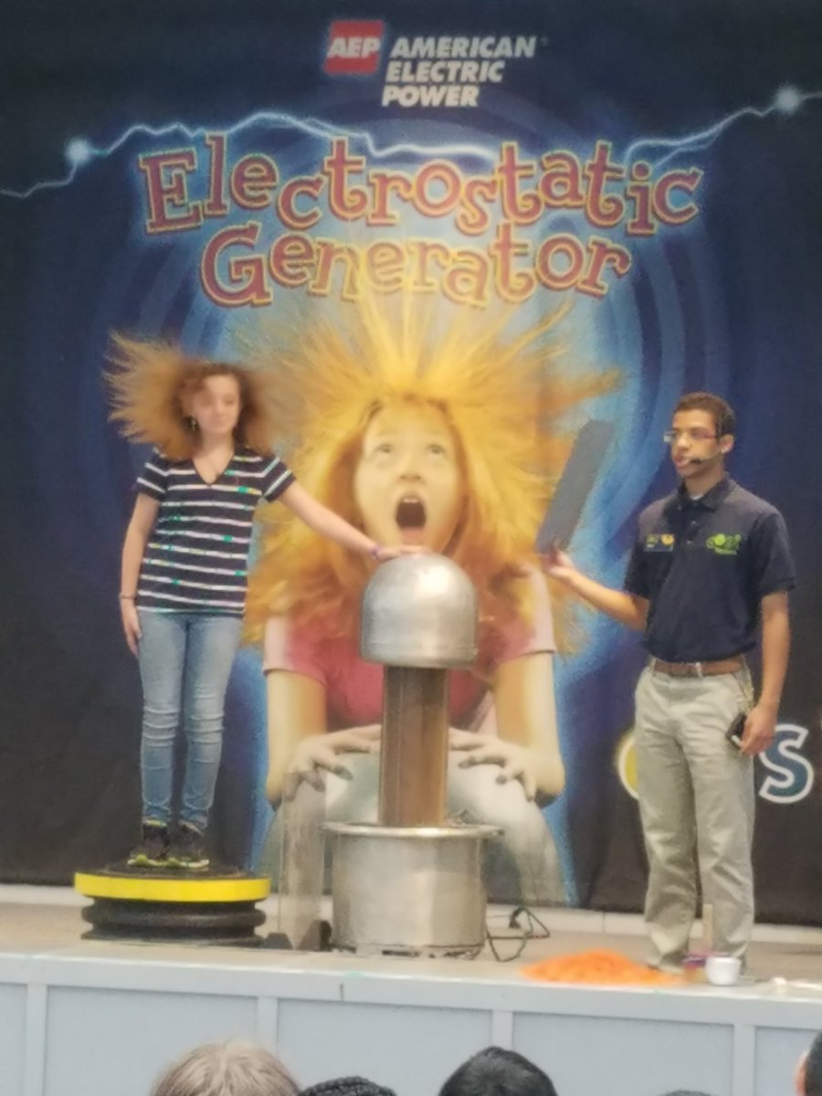 MsArthurWRMS's tweet image. Everyone enjoyed starting the day with the Electrostatic Generator presentation. #WRMSWOLVES