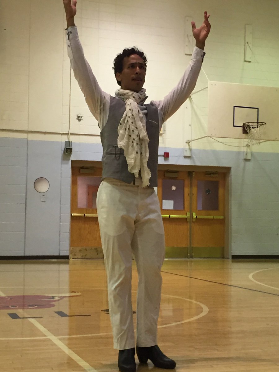 DancebyPDA's tweet photo. Connecting to dance demonstration in Chicago at one of the Catholic Schools. Making a connection with kids through different styles of dance. https://t.co/vFhlvXzE5u