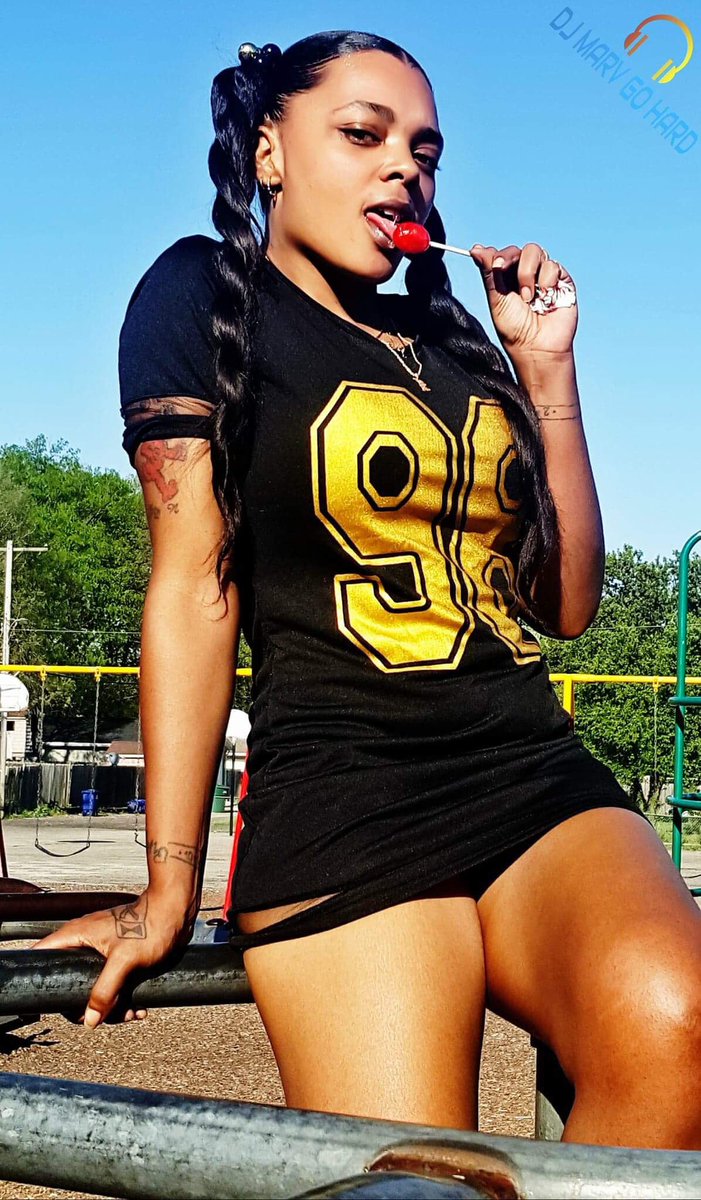 Lullabye_09's tweet photo. Meet me at the park so we can play 🍭  Photography done by @djmarvgo2hard 📸 #MOE #MostOfficialModel #MostOfficialApproved #MostOfficialEntertainment 🔥🔥 https://t.co/tbWQgkJfA9