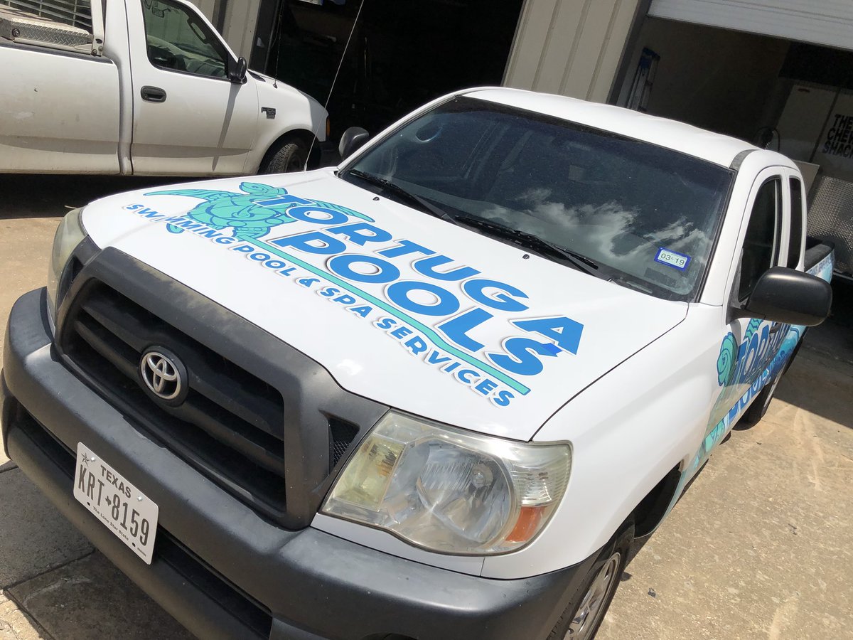 imagegrafixhtx's tweet photo. Was a long day but I love when I get to work at my shop! We did two wraps a 3/4 partial on a Tacoma and a full wrap on at food trailer! What a rewarding day. Go visit @thechewshack and @tortuga pools they are both amazing #imagegrafix #vehiclewraps #customdesign #houston https://t.co/YfT4bEsfqj