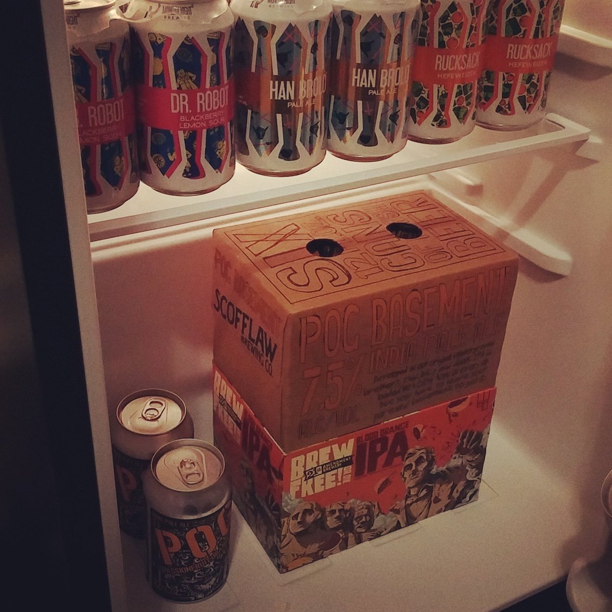 dadkingdom's tweet photo. Empty beer fridge necessitates an early birthday present to myself. @MondayNight @ScofflawBrewing @21stAmendment #phonebeer #craftbeer #stockitup #noyoustockitup https://t.co/fDKLrrRpQM