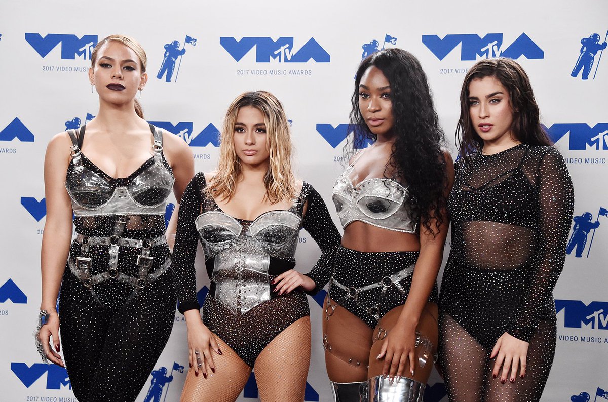 billboard's tweet photo. Fans thank Fifth Harmony as they gear up for their final show as a group https://t.co/NVGa9DhvuV https://t.co/RWCh3jPdnN