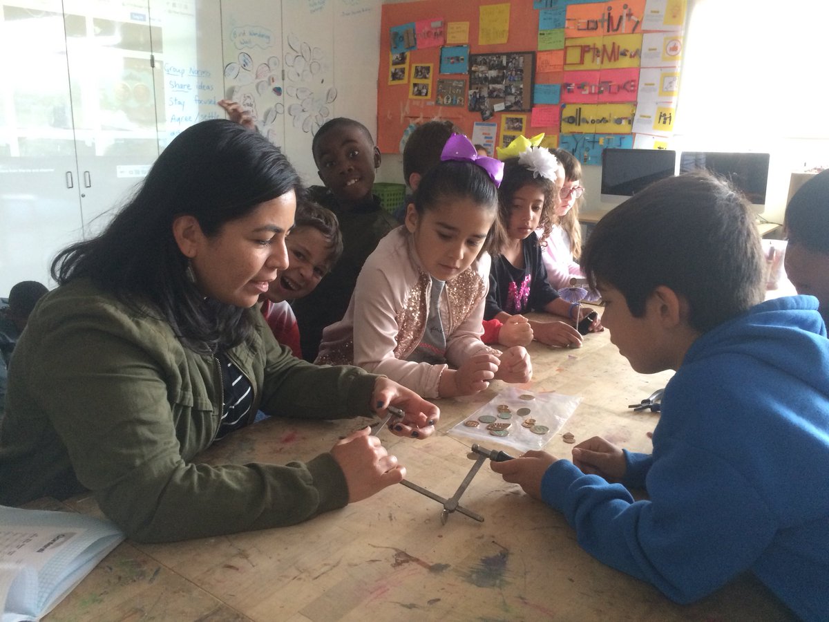 CreativePBL's tweet photo. 1st grade Ss engage in authentic work making connections and learning from parent/jewelry artist in our community! #artivism #htecvkidactivists #hightechhigh #makered #k5engineering @chulamaiz_jewelry @htecvsteam @HTeChulaVista @mjsheelen https://t.co/cXDq7LRcKe