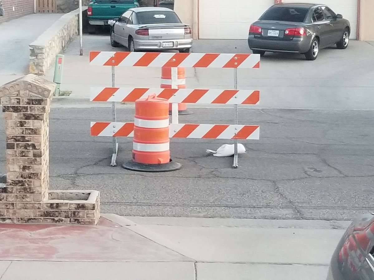 LavinTim's tweet image. Apparently @EPWater doesn't want me to back out of my driveway. #roadclosed
