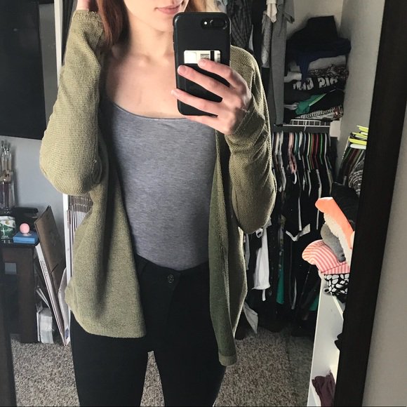 EpiphanyShop's tweet image. So good I had to share! Check out all the items I'm loving on @Poshmarkapp #poshmark #fashion #style #shopmycloset #lularoe #lahearts #kutfromthekloth: bnc.lt/focc/zOyRNZxAQM