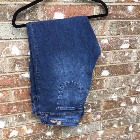 EpiphanyShop's tweet image. So good I had to share! Check out all the items I'm loving on @Poshmarkapp #poshmark #fashion #style #shopmycloset #lularoe #lahearts #kutfromthekloth: bnc.lt/focc/zOyRNZxAQM