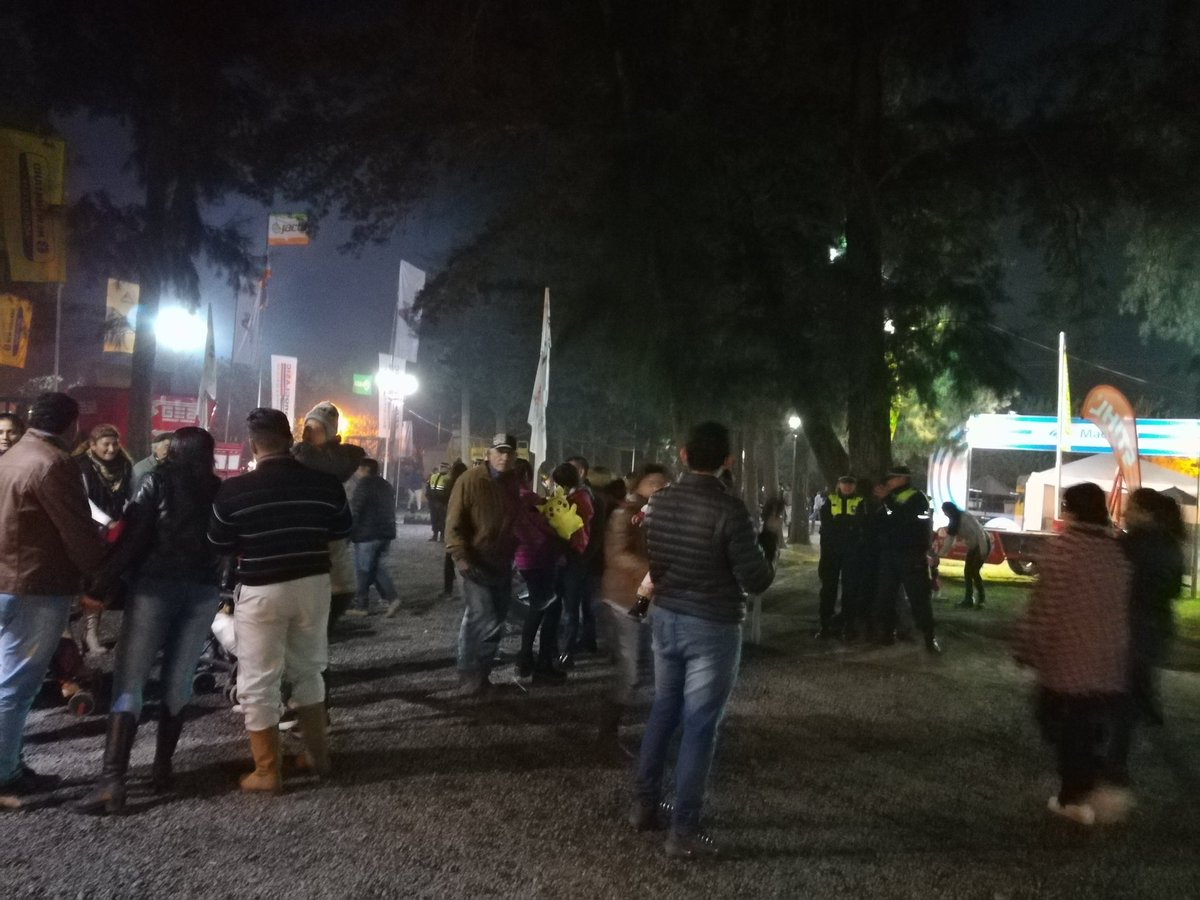 RadioTucuman971's tweet photo. ➡ Multitudinaria participación de Tucumanos en el inicio de la 9na. #ExpoLactea en #Trancas @munitrancas
Se realizó la inauguración oficial con la presencia del Gobernador @JuanManzurOK y el vicegobernador @OsvaldoJaldo
🖥 https://t.co/wuMTUrlIU0 https://t.co/1FVZPMJvbO
