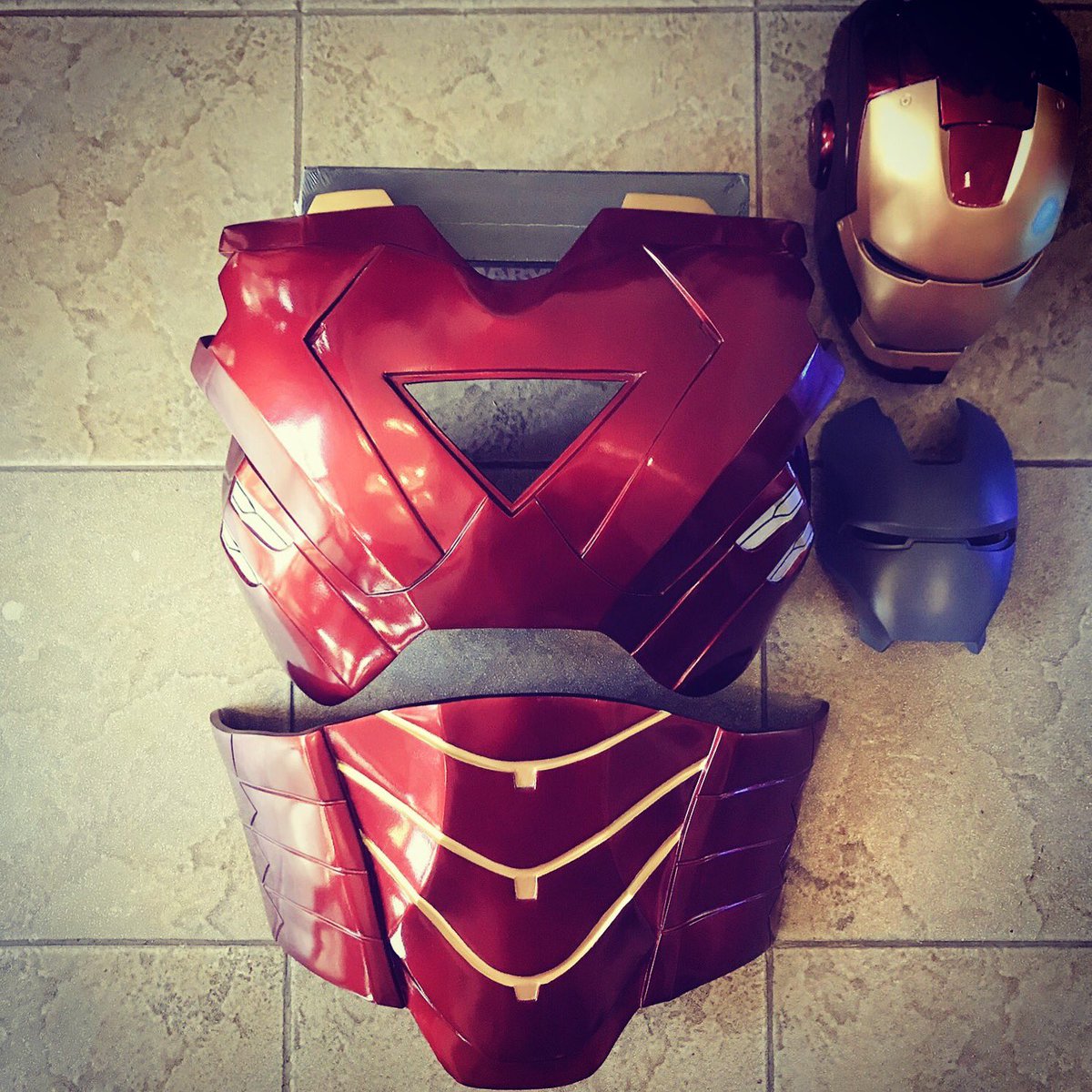 IanTan0123's tweet photo. IronMan:Mark-VI : WearableCostumeKit
#marvel #heroes #passion #robertdowneyjr #3mpaintprotection #3msandpaper #toy_space_manila https://t.co/uoMmEv9eUh