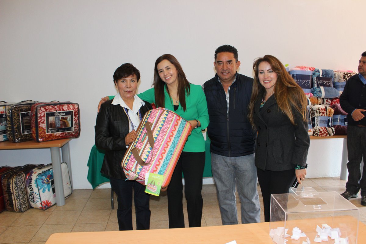 ConEsequiel's tweet photo. La #FELICIDAD nos incentiva a trabajar día a día llenos de entusiasmo, hoy con éste sentimiento festejamos a las mamás del @ICAMEXoficial, por ser quienes a diario nos hacen sonreír y mantener al campo vivo.
#ValorICAMEX #IdeasFirmesInvestigadoresFuertes https://t.co/JFuN3I8EBu