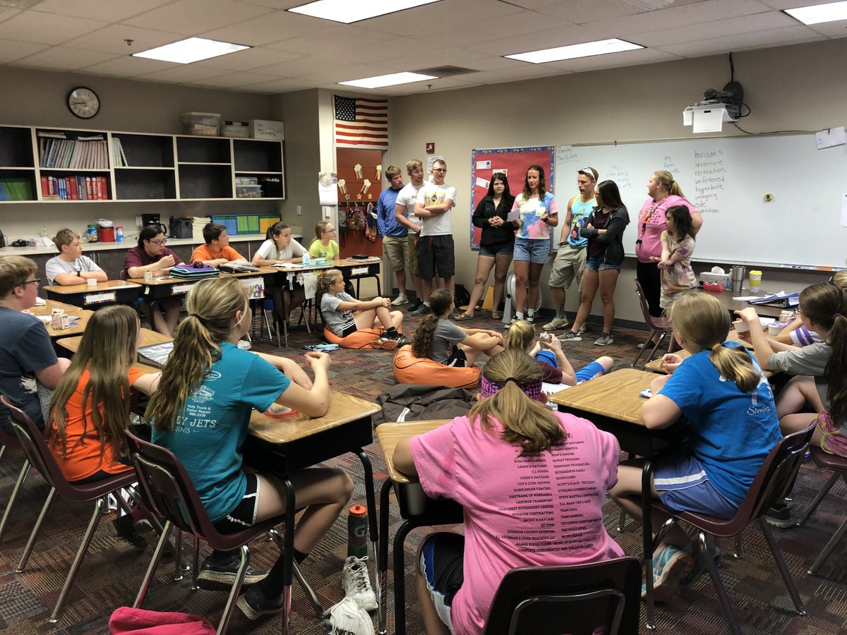 spsjetpride's tweet photo. Seniors Last Day! They got to enjoy breakfast cooked by the staff and then imparted loads of wisdom on next years 7th graders. They also took care of #Locker38. #JetPride https://t.co/0WyJN1ApaL
