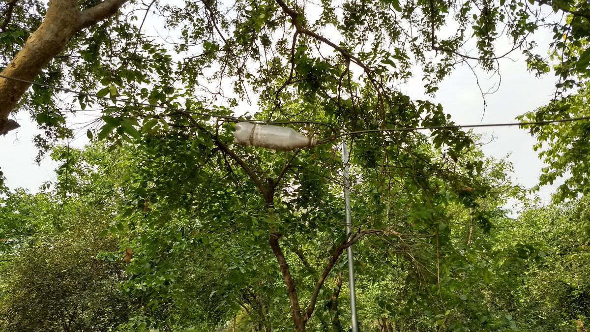 Mathurisms's tweet image. #Jugaad: noun, Hindi. #workaround with currently available and limited resources. In this case, an all-weather insulator made from waste plastic bottle. #environment #GoGreen