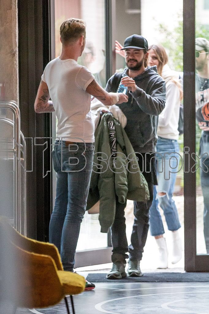 DcA12vpX0AAzvI8.jpg (682Ã1023)