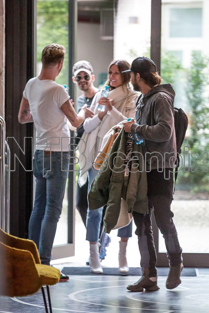 DcA1tcXW4AAzdkp.jpg (682Ã1023)