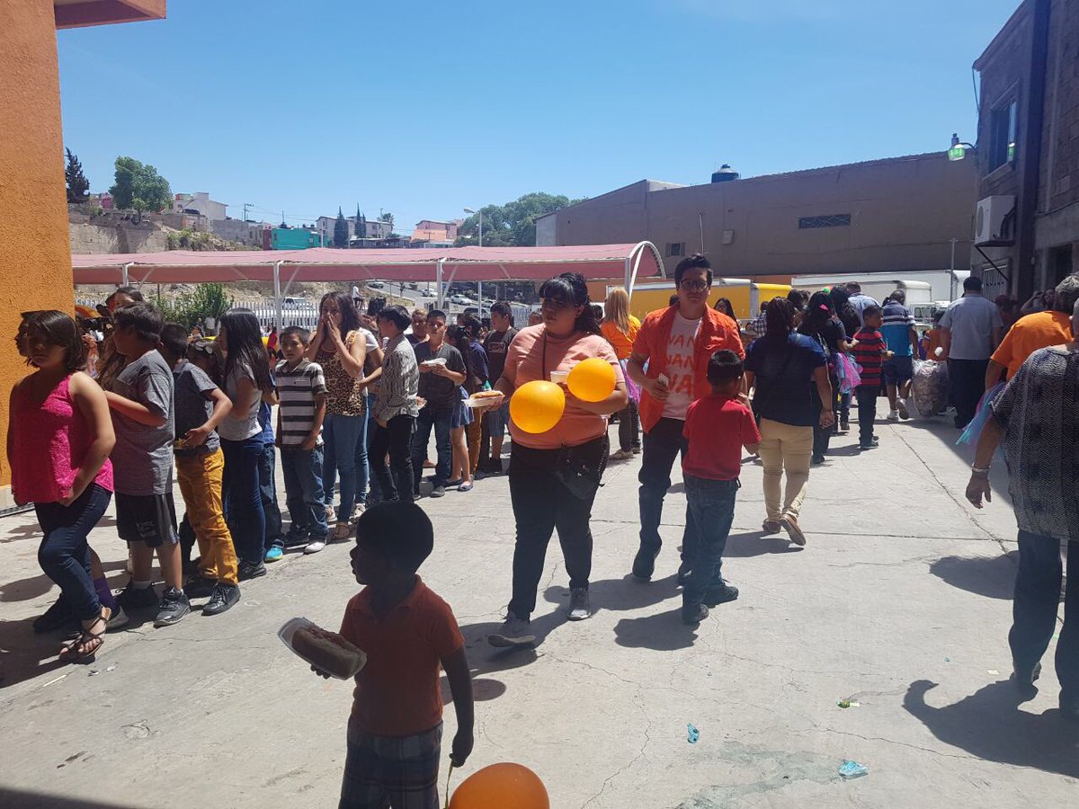 Enrique_TorresD's tweet photo. Agradezco a Emprende con Futuro, Fundación Maval, la invitación a festejar a l@s niñ@s nogalenses en su día. De los mejores momentos, porque nunca dejamos de ser niños. Felicidades! https://t.co/1sAIFXP2jD