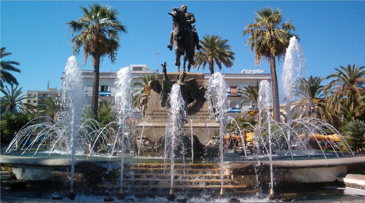 TurismoJerez's tweet photo. ¡#BuenosDías desde #Jerez! #PlazaArenal #VisitJerez https://t.co/raQeu2I7te