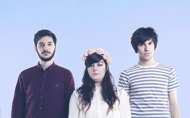 [Talent Raje]
Ce soir <a href="/ashleytola_/">Ashley Tola</a> vous fait découvrir @weareaguaroja dans les #TalentsRaje ! C'est à 19h30 sur <a href="/RajeRadio/">RAJE</a> !

📻 Avignon 90.3 Nîmes 102.5
📻 RNT Paris, Avignon, Marseille
💻 raje.fr

#aguaroja #rajeradio