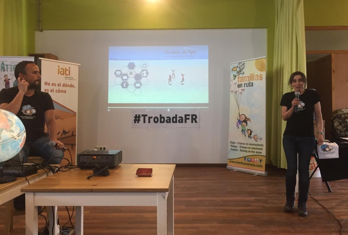 TrotamundosFaml's tweet photo. 🐝 #TrobadaFR  “…y el vuelo del Apis dijo al miedo adiós…” 
@elvuelodeapis una maravilla de presentación y que proyecto tan bonito... enamorados de sus palabras! 😍 https://t.co/S72S2RlfQ4