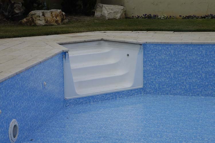 sapoolliners's tweet image. Vinyl liners / membranes offer a beautiful finish and are available in a variety of styles and designs. #poolliners #vinylpool #poolmembrane
