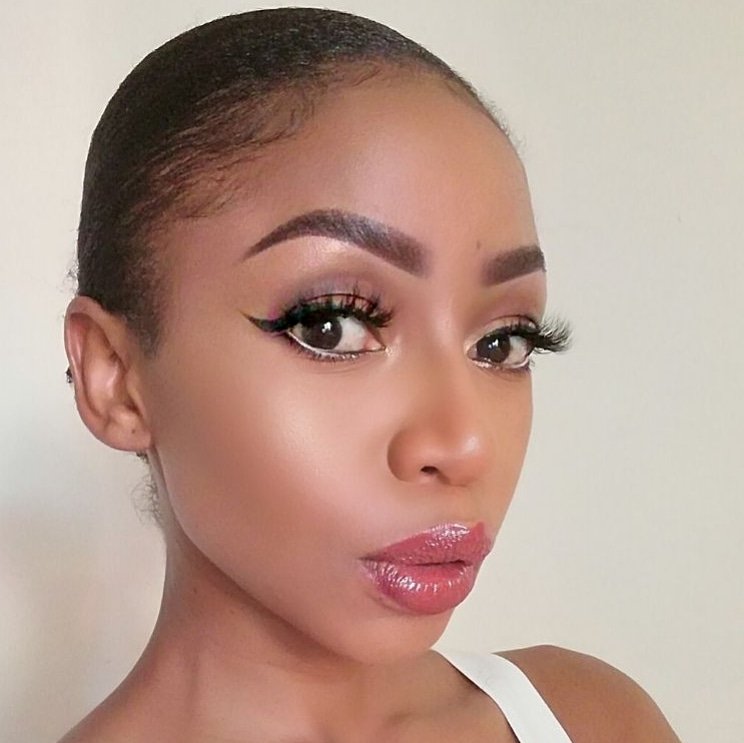 PRETTYLEELASHES's tweet photo. Natural lashes looking? We got them  @PRETTYLEELASHES https://t.co/0WYBbmkqZ5