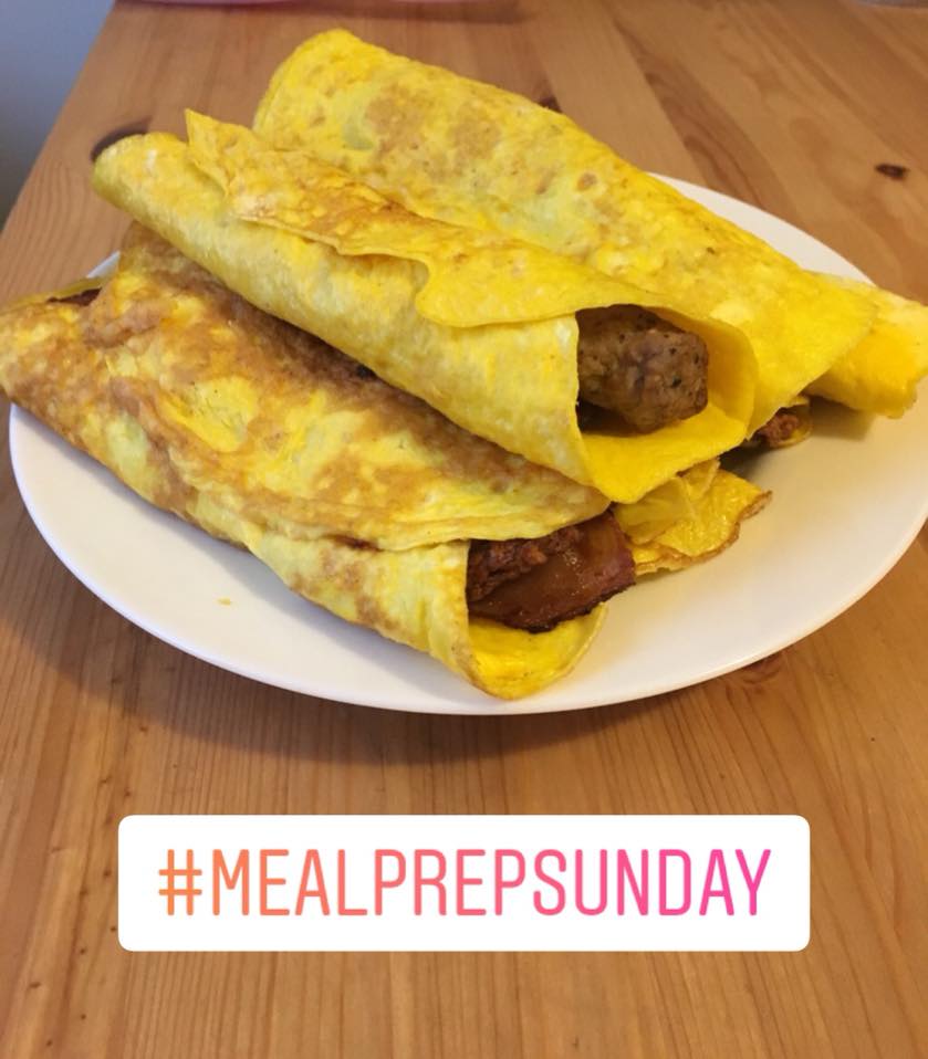 Made some tortilla-less breakfast “burritos” for #mealprepSunday...did anyone else meal prep today??? 💪🏽🍳 #HealthyButHood